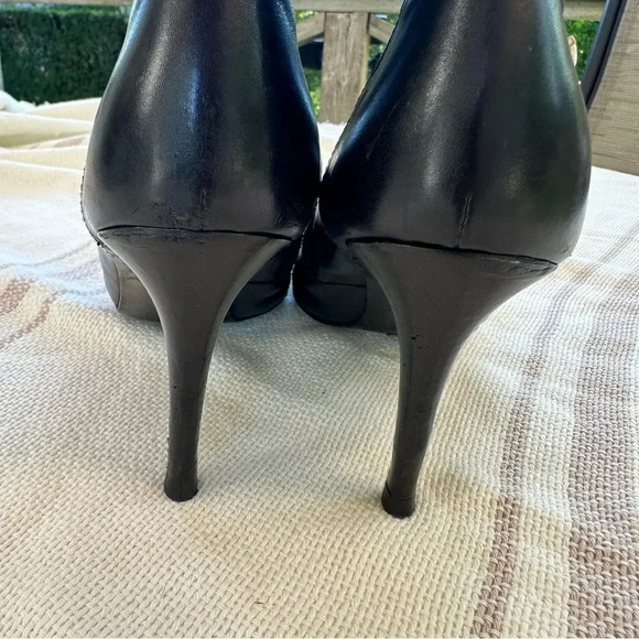 LK BENNETT BLACK LEATHER WITH GOLD TRIM & STRAPS HEELED ANKLE BOOTS SIZE 9 - Picture 9 of 11